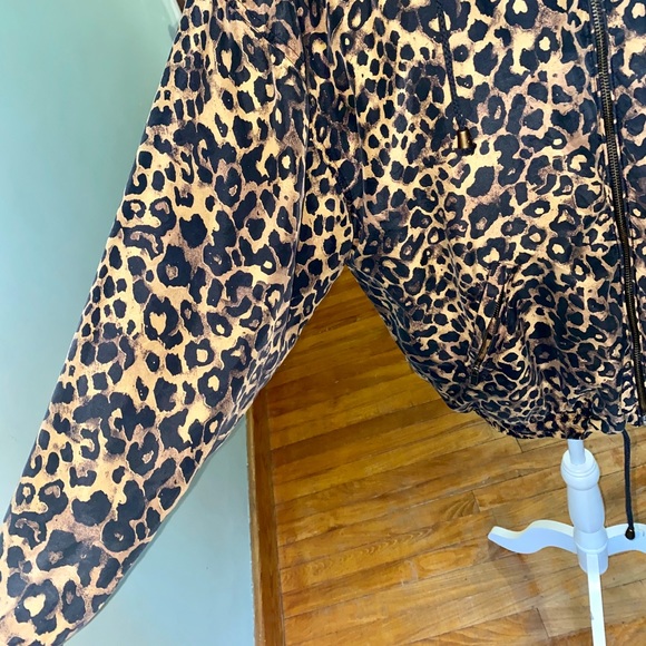 Leopard Jacket ✨ - Picture 2 of 8